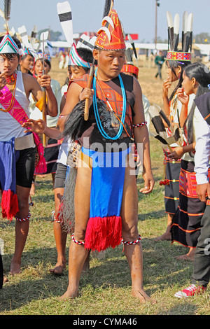 Wancho uomo, tribù a Namdapha Eco festival culturali, Miao, Arunachal Pradesh, India Foto Stock