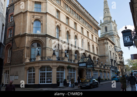 Il Grand Hotel su Broad Street, Bristol, Inghilterra, Regno Unito,Edificio storico hotel nel centro della città di Bristol,rampa per disabili pa Foto Stock