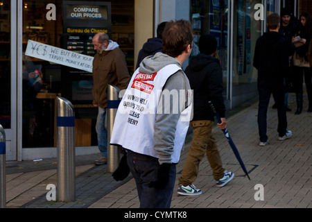 Natale carità emergenza volontario raccogliendo denaro per Britains 75.000 75k i senzatetto a Natale. Foto Stock