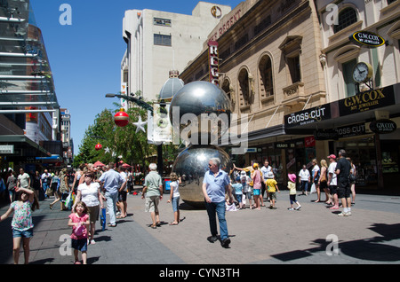 Rundle Mall, il principale quartiere dello shopping nel CBD di Adelaide Foto Stock