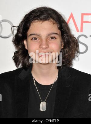 Max Burkholder presso gli arrivi di AFI FEST 2012 Premiere di zenzero e rosa, Grauman's Chinese Theatre di Los Angeles, CA 7 novembre 2012. Foto di: Dee Cercone/Everett Collection Foto Stock