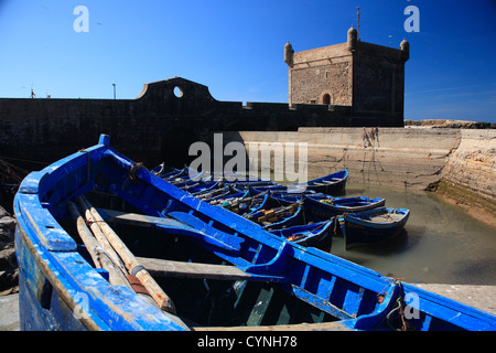 Imbarcazioni al porto di Essaouira, Marocco Foto Stock