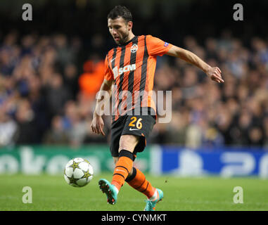 07.11.2012. Londra, Inghilterra. Razvan RAT di FC Shakhtar Donetsk in azione durante la UEFA Champions League Gruppo e gioco tra Chelsea e Shakhtar Donetsk da Stamford Bridge Foto Stock