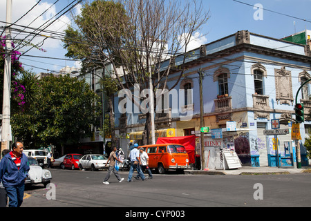 Street ed edifici in Roma quartiere di Città del Messico DF Foto Stock