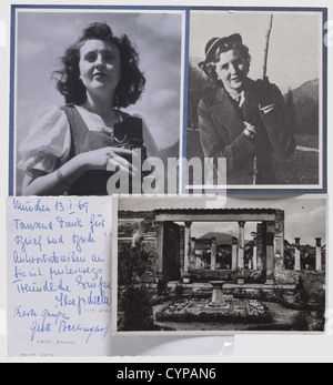 EVA Braun, Theo e Johanna Morell, una cartolina ('Haus of Pansaa') da Pompei alla madre di Eva Franziska Braun 1938. Con la festa della mamma di Eva Braun congratulazioni manoscritte con inchiostro, firmato 'saluti cordiali! EVA', sotto saluti da Marion e Fritz Dreesen (madre e figlio, proprietari di hotel a Bad Godesberg), che aveva incontrato a Milano, firmato in inchiostro sul bordo superiore 'migliori saluti, Dr.. Morell e Hanny Morell'. Timbro postale 13.5.38. Con una cartolina fotografica (Chiesa di nostra Signora di Monaco) dal 1969 con saluti da Ilse e Gretl Braun a un collecto, diritti aggiuntivi-clearences-non disponibile Foto Stock