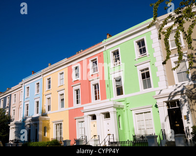 Case colorate di Clarendon Road W11 Notting Hill Foto Stock