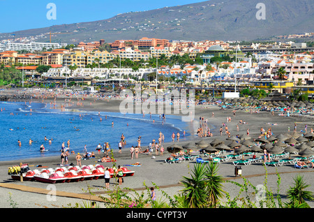 Playa de Torviscas con Playa Fanabe in background, Costa Adeje, Tenerife, Isole Canarie Foto Stock