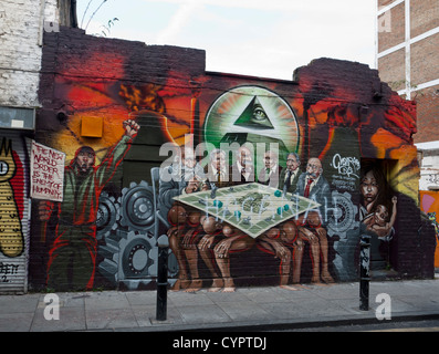 Nuovo Ordine Mondiale murale dall'artista Mear uno in Hanbury Street off Brick Lane, a est di Londra. Foto Stock