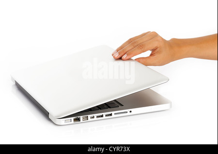 Computer portatile a metà strada aperta visualizzata dalla vista laterale Foto Stock