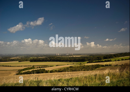 Le torri di raffreddamento di Didcot Power Station vista da la Ridgeway National Trail, Oxfordshire, Regno Unito Foto Stock