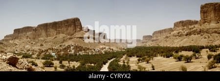 Panorama di Wadi Doan, Hadhramaut, Yemen Foto Stock