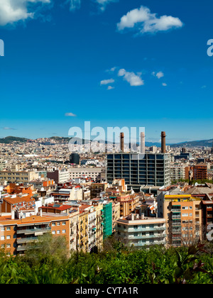 Vista sul centro di Barcellona Catalonia Spagna da Montjuic una collina che si affaccia sulla città Foto Stock