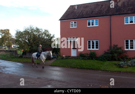 Cavallo e cavaliere, Netherton, Worcestershire, Regno Unito Foto Stock