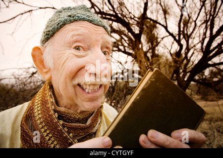 Uomo Saggio predicare nel deserto alta Foto Stock