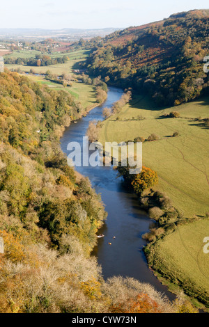 Vista dalla Symonds Yat Rock a Wye Valley Foresta di Dean Gloucestershire England Regno Unito Foto Stock