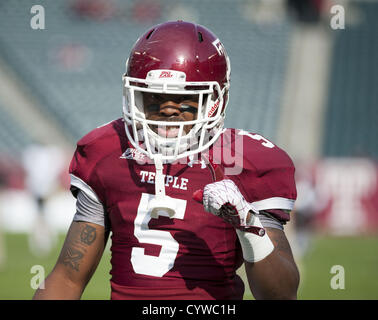 Nov. 10, 2012 - Philadelphia, Pennsylvania, Stati Uniti - Tempio della ricevente larga JALEN FITZPATRICK, durante il gioco tra il tempio e di Cincinnati al Lincoln Financial Field. (Credito Immagine: © Ricky Fitchett/ZUMAPRESS.com) Foto Stock