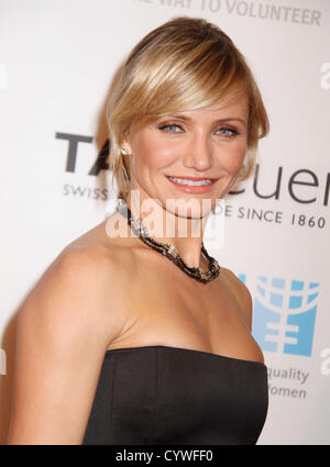 Nov. 10, 2012 - New York New York, Stati Uniti - Attrice Cameron Diaz assiste il TAG Heuer lancio del nuovo link Ladylimited-edition guardare al Cullman Hall presso il Museo Americano di Storia Naturale. (Credito Immagine: © Nancy Kaszerman/ZUMAPRESS.com) Foto Stock