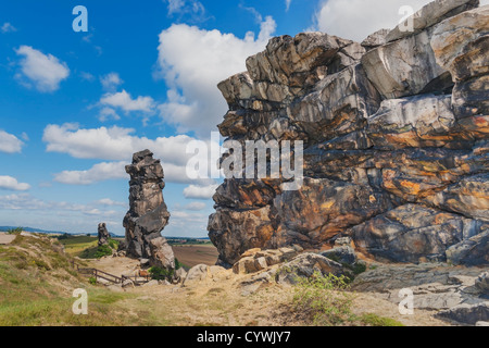 Il Teufelsmauer (Muri del Diavolo) è una formazione rocciosa fatta di duro arenarie, distretto di Harz, Sassonia-Anhalt, Germania, Europa Foto Stock