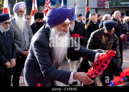 Il servizio del Ricordo in Millennium Square, Birmingham, Regno Unito. Foto Stock