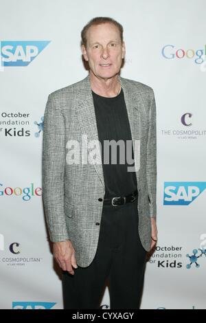 Rick Barry presso gli arrivi per Tutti 8 stelle classico della celebrità di beneficiare il sig. ottobre Fondazione per i bambini, il Cosmopolitan di Las Vegas, Las Vegas NV, Novembre 11, 2012. Foto di: James Atoa/Everett raccolta/ALamy live news. Stati Uniti d'America. Foto Stock