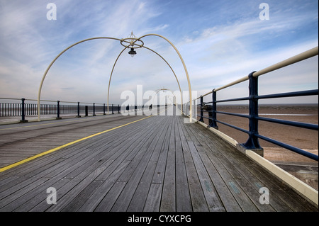 Completamente restaurato southport promenade in riva al mare città costiera Foto Stock