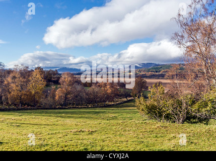 Vista sul pollice marche zona nord e ovest del B970 & East di B9152 tra le strade in Highland scozzesi come visto da est qui Foto Stock