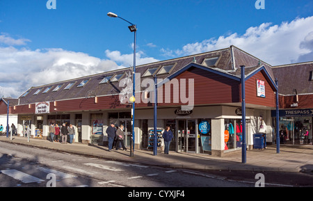 Comercial unità dello shopping nella via principale di Speyside Aviemore Highland Scozia Scotland Foto Stock