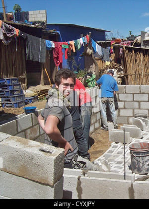 Gli studenti UK anno Gap i volontari che operano in Guatemala Foto Stock