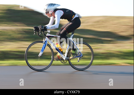 Gravesend Winter Duathlon gara endurance gara sprint in velocità triathlon bike climbing dolce collina sulla strada della pista Foto Stock