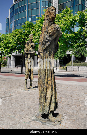 La carestia memorial ha presentato alla città nel 1997. Eire Irish Europa settentrionale Repubblica Foto Stock