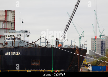 Archetto del commerciante AMT chiatta a BAE Systems cantiere in Govan, Glasgow, Scotland, Regno Unito Foto Stock