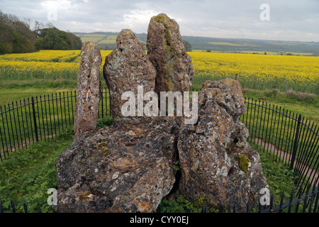 Whispering Knights sepoltura camera, parte dell'Rollright Stones, vicino a Chipping Norton, Oxfordshire, Regno Unito. Foto Stock