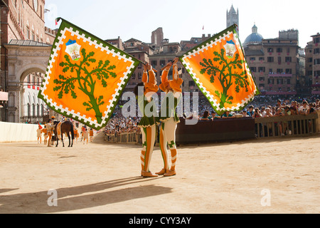 Contrada dei boschi, il corteo storico, il palio di Siena Siena, Toscana, Italia, Europa Foto Stock