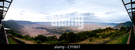 Una foto panoramica di unire dal bordo del cratere di Ngorongoro. Tanzania Foto Stock