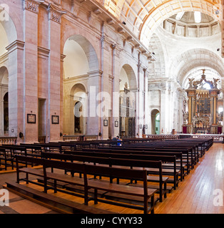 Chiesa di Sao Vicente de Fora monastero. Xvii secolo architettura manieristica. Lisbona, Portogallo. Foto Stock