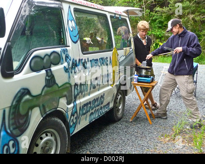 Gli studenti anno gap travel camper van camper Nuova Zelanda empi camper Foto Stock