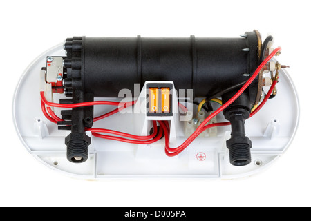 Scaldabagno elettrico con il carter rimosso per isolare il sondaggio su bianco Foto Stock