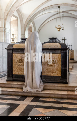 Re D. Carlos I e Principe D. Luiz tombe. Pantheon della casa di Braganza. Sao Vicente de Fora monastero. Lisbona, Portogallo. Foto Stock