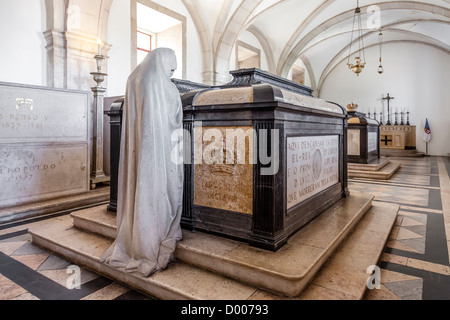 Re D. Carlos I e Principe D. Luiz tombe. Pantheon della casa di Braganza. Sao Vicente de Fora monastero. Lisbona, Portogallo. Foto Stock