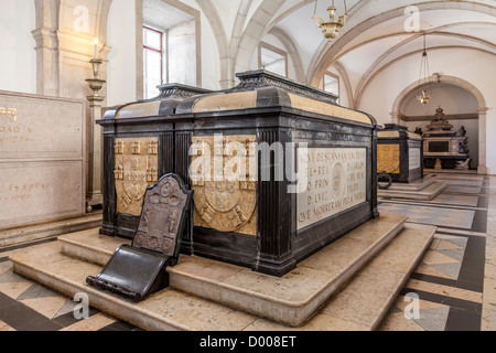 Re D. Carlos I e Principe D. Luiz tombe. Pantheon della casa di Braganza. Sao Vicente de Fora monastero. Lisbona, Portogallo. Foto Stock