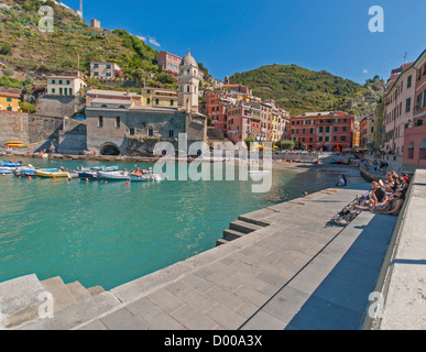 Vernazza, Italia. Cinque Terre in estate Foto Stock