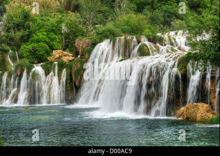 Fiume Krka cascate nel Parco Nazionale di Krka, Roski slap, Croazia Foto Stock