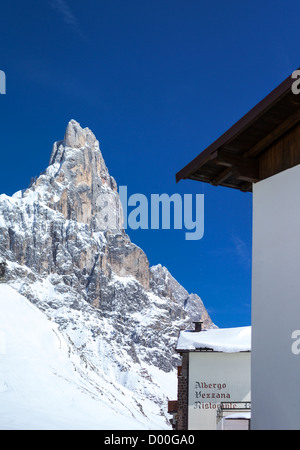 L'Italia, Dolomiti, Trentino Alto Adige le Pale di San Martino mountain visto da Passo Rolle Foto Stock