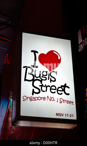 "Io amo il Bugis Street' illuminato in segno Bugis Street Market, Singapore. Foto Stock