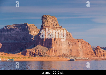 Il lago Powell e l'area ricreativa nazionale di Glen Canyon, che copre oltre un milione di acri con circa 2000 miglia di costa in Arizona e Utah. Foto Stock