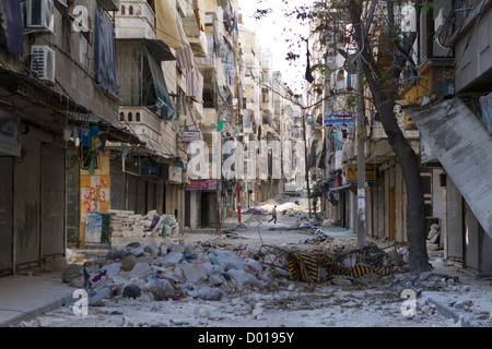 1 novembre 2012 - Aleppo, Siria: Street la distruzione in Sala Hedeen. Foto Stock