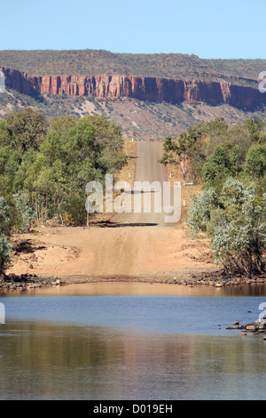 La Pentecoste attraversamento fluviale sulla Gibb River Road. Kimberley's, Western Australia. Foto Stock