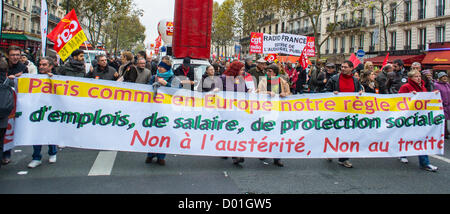 Parigi, Francia, folta folla, fronte, manifestazione contro l'austerità comunista, sindacati dei lavoratori francesi, CGT, Syndicate france; banner di protesta, Street, proteste per il budget Foto Stock