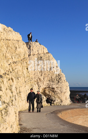 Testa di Seaford promenade dalle bianche scogliere di gesso East Sussex England Regno Unito GB Foto Stock