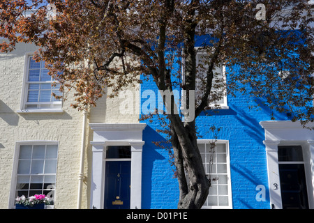 Dipinto luminosamente case nel Royal Borough di Chelsea e Kensington Foto Stock